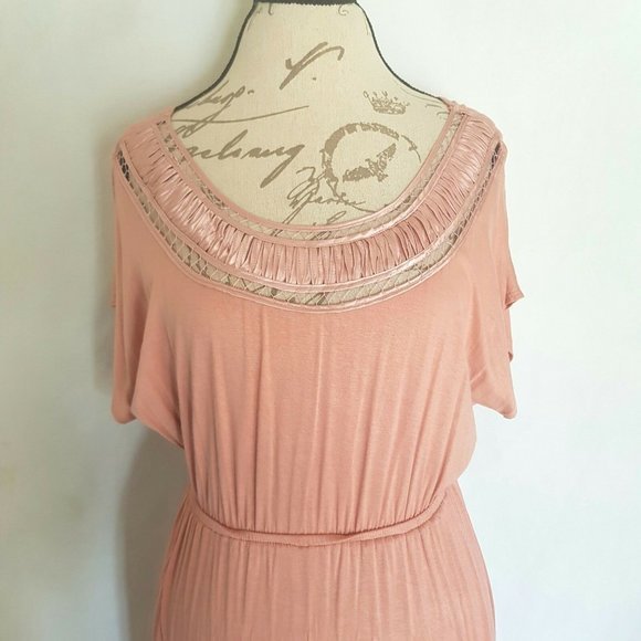 Sopranos Dress Size Medium Size M  Pink Embroidery Stretched Short Sleeve Womens - Picture 6 of 12